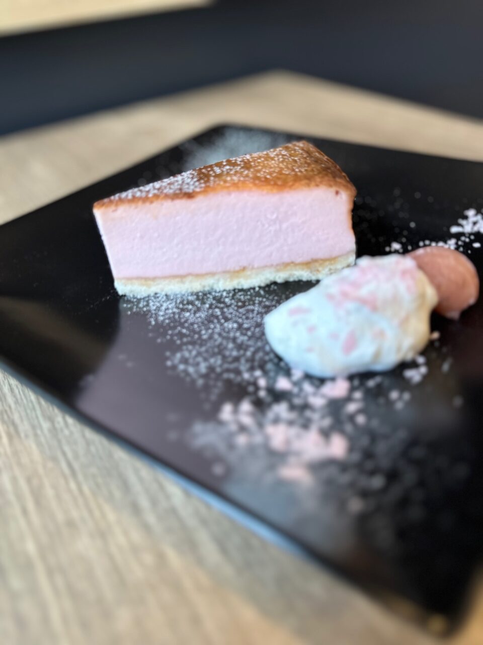 桜のベイクドチーズケーキ